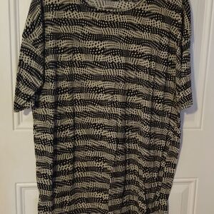 LuLaRoe Black Boxy T-Shirt Tunic